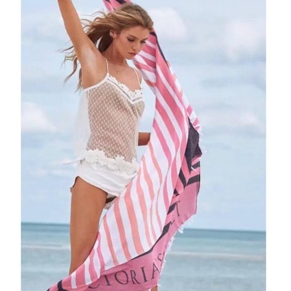 VICTORIA SECRET TASSEL BLANKET - Picture 5 of 7